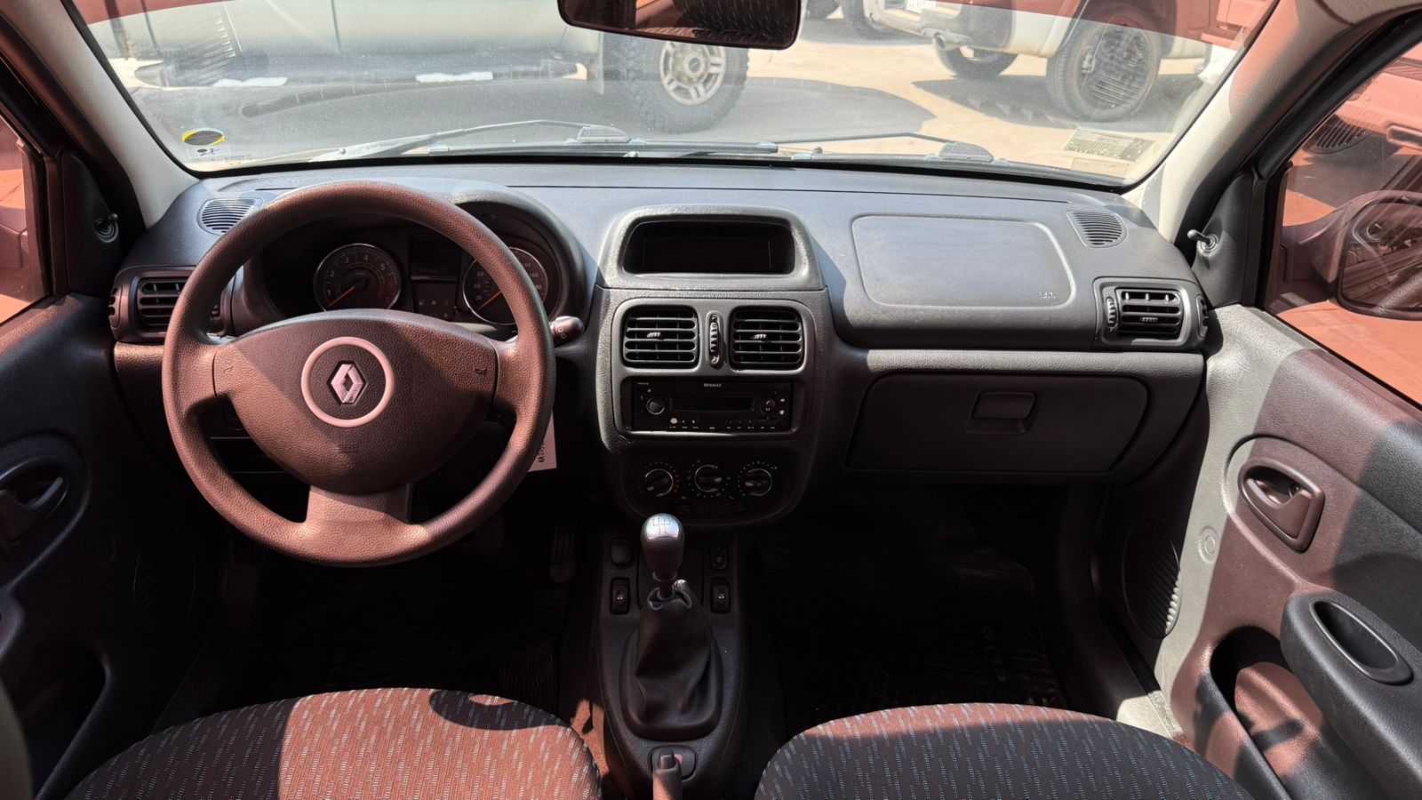 RENAULT - CLIO MIO DYNAMIQUE - MANUAL - 2016